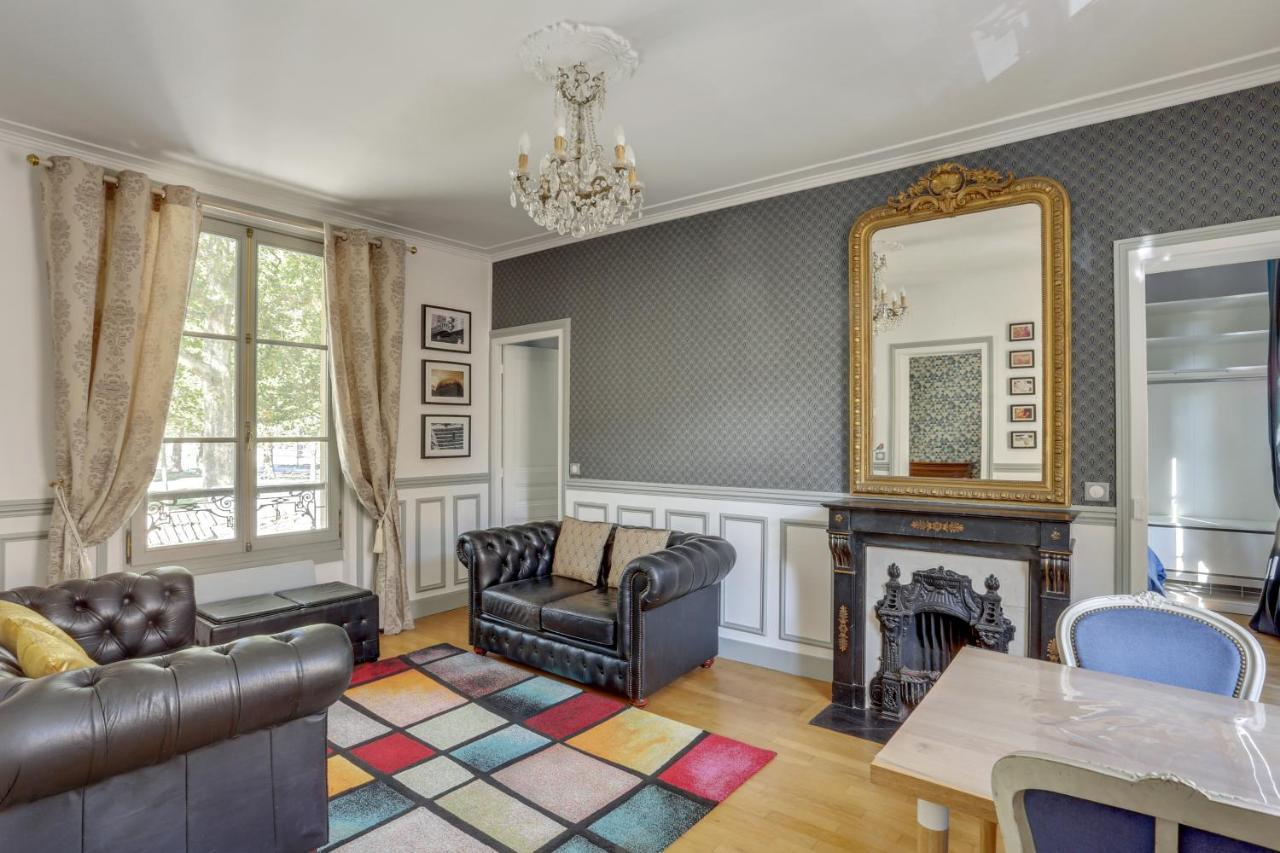 Ferienwohnung Aux Loges De L'Orangerie Versailles Exterior foto